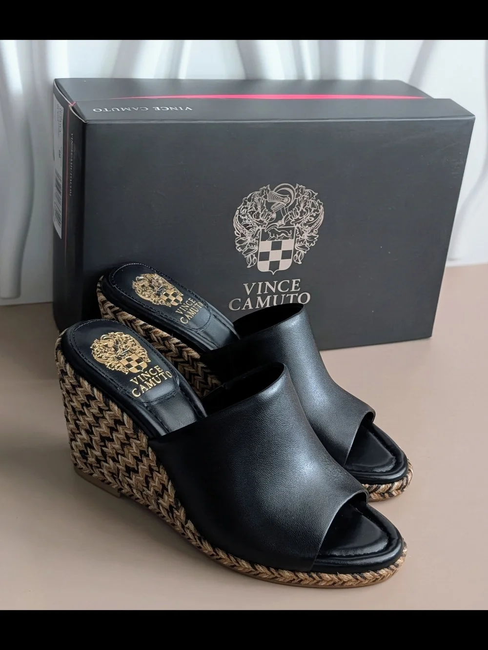 NIB Vince Camuto Fayla Black Leather Raffia Wedge Sandals Size 8
